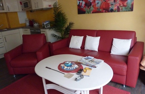Kuhlungsborn Ost Apartment | 4 * apartment, 1. Location, Terrace, seasonal basket, pets on request.