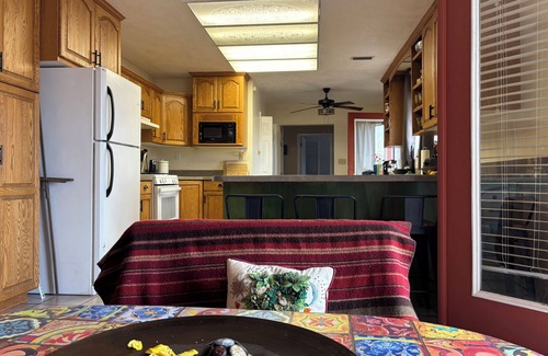 Torrey Apartment | #4 Artsy and Spacious Home in the Heart of Utah
