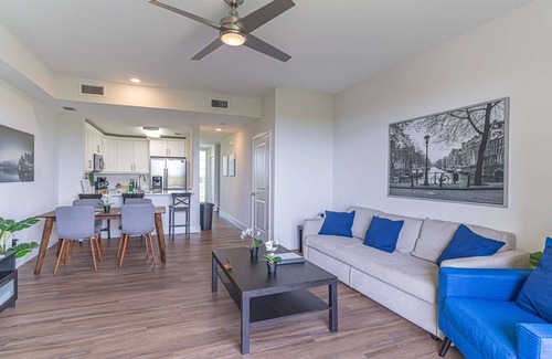 Ruskin House | 4 Balconies! | Modern Decor | Great Resort Amenities | Sleeps 6