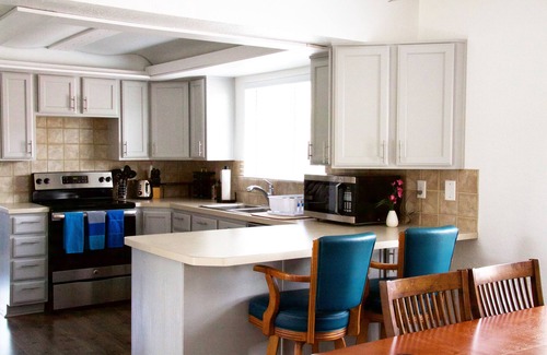 Hillcrest House | 4 bd 4ba house near University Mall