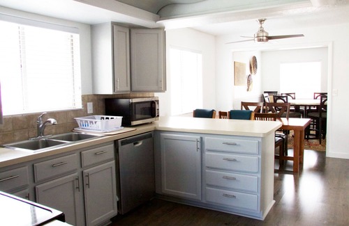 Hillcrest House | 4 bd 4ba house near University Mall