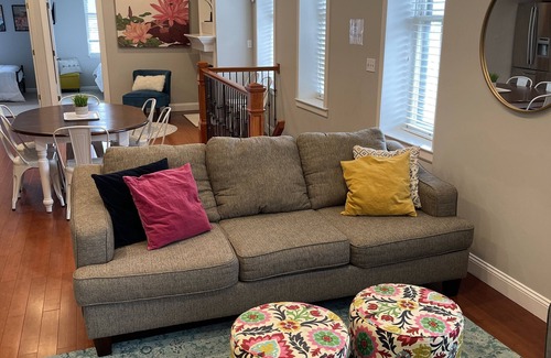 Lafayette Square Apartment | 4 Bd Apartment close to Downtown GREAT FOR LONG STAYS! Historic Neighborhood