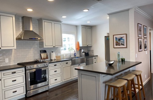 Monrovia House | 4 Bd house/sleeps 9/near DTLA/Universal/Rose Bowl/garage w/EV charger.