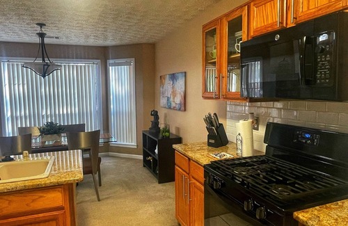 Clarkdale House | 4 bd Luxury King & Queen Suites - Mins to Marietta
