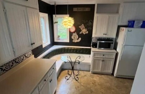Timiskaming District House | 4 Bdr House with Lakeview, outdoor entertainment area, backyard with fire pit