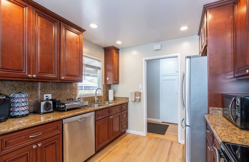 Cuesta Park House | 4 BDRM/3 BATH Exec Home in MTV
