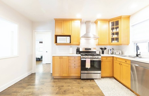 Thornhill House | 4 Bdrm/4 Bath Home with Spa Room near Yonge&Finch