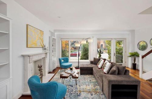 Rosedale Villa | 4 BDRM Downtown House - Urban Elegance with 2 cars Garage