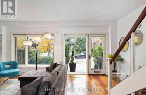 Rosedale Villa | 4 BDRM Downtown House - Urban Elegance with 2 cars Garage