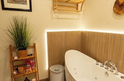 Roslyn Resort | 4-bdrm en-suite on the 13th fairway! Ev charger, Sauna, Steamshower & hot-tub