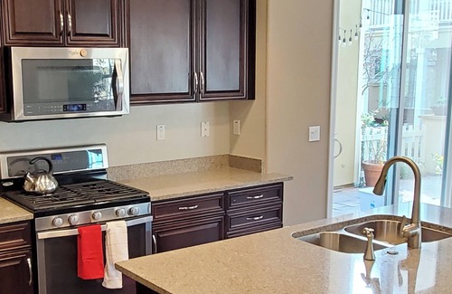 Martinez House | 4-bdrm home, WiFi, AC, storage, parking in quiet neighborhood. Pets, kids OK!