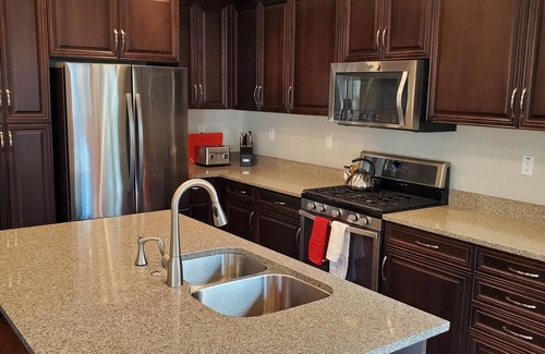 Martinez House | 4-bdrm home, WiFi, AC, storage, parking in quiet neighborhood. Pets, kids OK!
