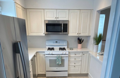 Beach Haven House | 4 BDRM w/pool. Steps to beach & Bay Village. Availble- Memorial Day WKND