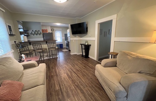 Cedar Rapids - Iowa City House | 4 Bed, 1 Bathroom Bungalow 8 blocks from Downtown!