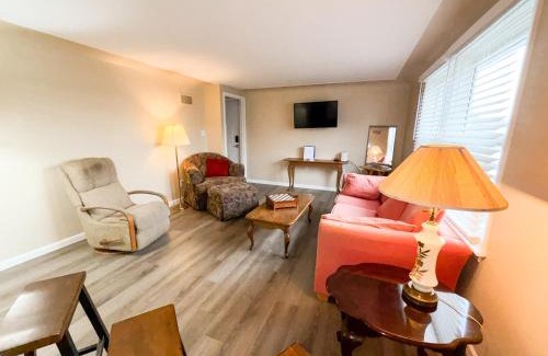 Anchor Bay Harbor Apartment | 4 Bed, 2 Bath, Upper Flat