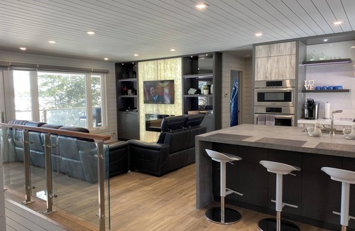 North Kawartha Cottage | 4 Bed, 3 Bath, Stunning Bit of Paradise, Hot Tub on Beautiful Lake Chandos