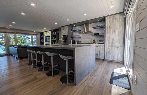 North Kawartha Cottage | 4 Bed, 3 Bath, Stunning Bit of Paradise, Hot Tub on Beautiful Lake Chandos