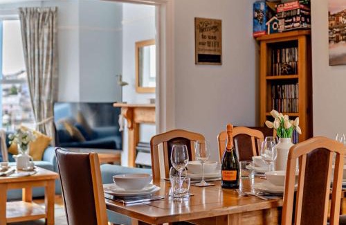 Brixham House | 4 Bed in Brixham 77206