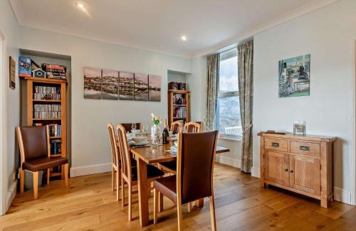 Brixham House | 4 Bed in Brixham 77206