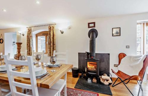 Pontesbury House | 4 Bed in Shrewsbury 50180