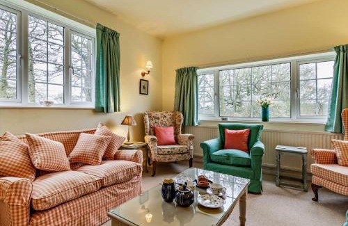 Uckfield House | 4 Bed in Uckfield BT021