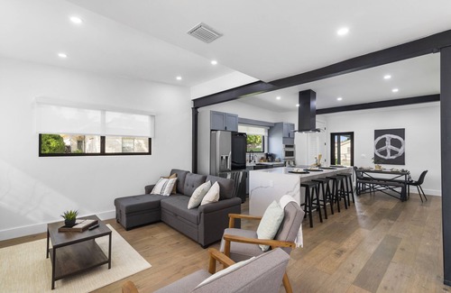 Coral Terrace House | 4 Bed Private Miami Home