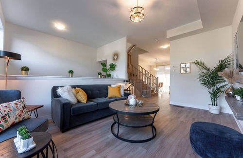 Richmond Hill House | 4 Bed Room Cozy Getaway in Richmond Hill