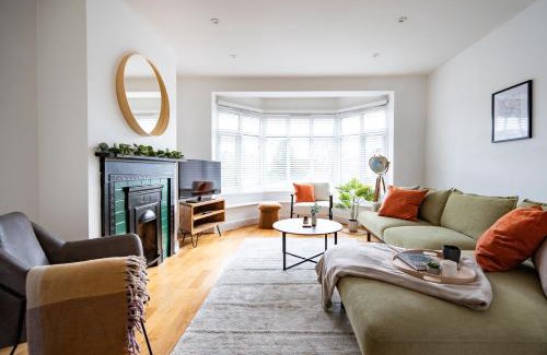 Fulwood House | 4 Bed Sheffield House with Parking leisure or contractor