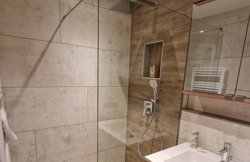 Alpendorf Apartment | 4 Bed Tower Apartment Standard without Balcony