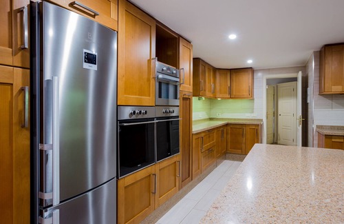 San Miguel de Abona Villa | 4 Bed Villa with 2 Swimming Pools and Air Conditioning