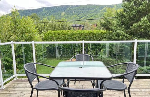 Saint Ferreol les Neiges Villa | 4 bedroom villa with Private Spa ! View on Mont-Sainte-Anne