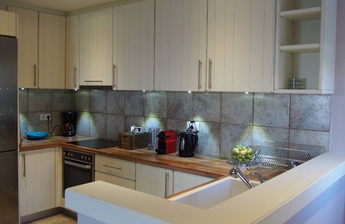 Ag. Georgios House | 4 bedroom house for 8 guests with seaview and direct access to the beach.