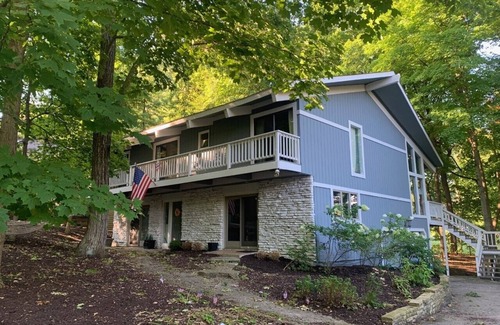 Fontana House | 4 Bedroom 3 Bath Spacious House on Golf Course blocks from the Beach!
