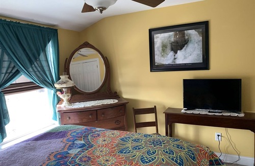 Camp Ellis House | 4 Bedroom 1.5 Bath House in Ferry Beach