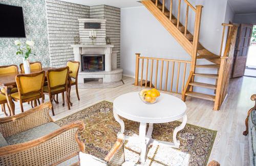 Kuressaare Apartment | 4 bedroom 166m2 apartment with sauna in the city 600m from the beach in a quiet family residence