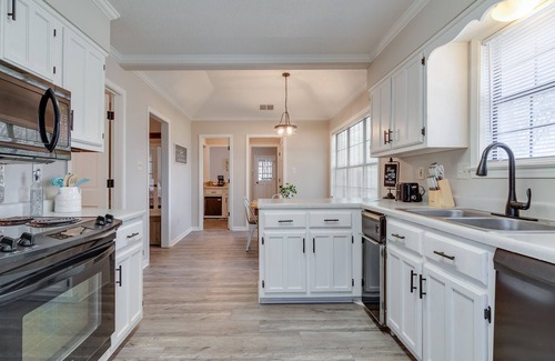 Southaven House | 4-Bedroom, 2-Bath Home with All Amenitiesnnnn