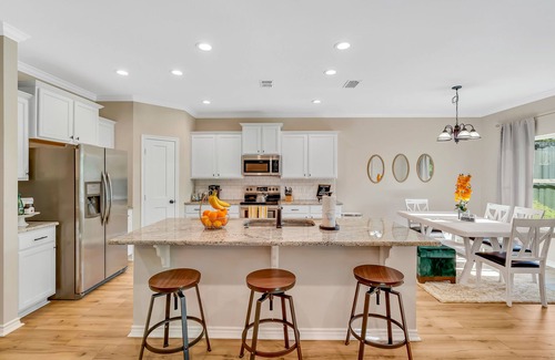 Longview House | 4 bedroom 2 bath Sleeps 8