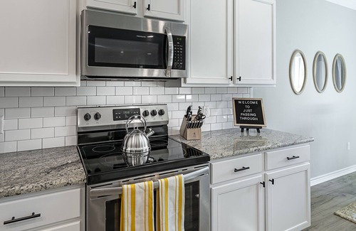 Longview House | 4 bedroom 2 bath Sleeps 8