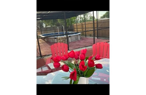 Holiday House | 4 bedroom 2 bathroom house with heated pool