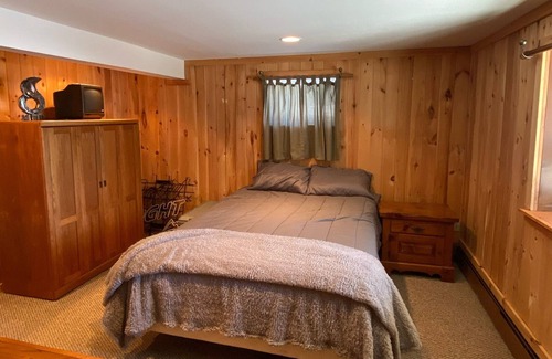 Turin Cabin | 4 bedroom 3 bath cozy little cabin