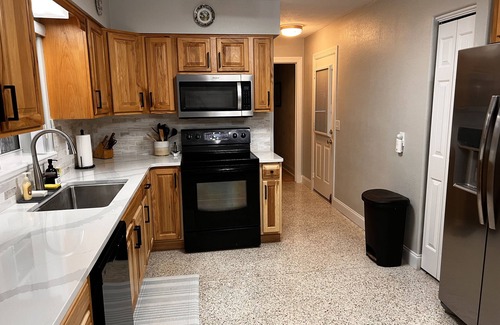 Crystal River House | 4 bedroom 3 bath canal front home