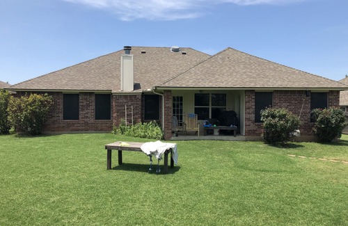 Oklahoma City House | 4 bedroom 3 bathroom home in middle of quiet neighborhood.