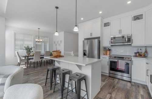 Okanagan-Similkameen House | 4 bedroom, 4 Bathroom on the LakenEnjoy Beach in Summer, Ski in Winter