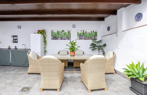 Almodovar del Rio House | 4 bedroom accommodation in Almodóvar del Río