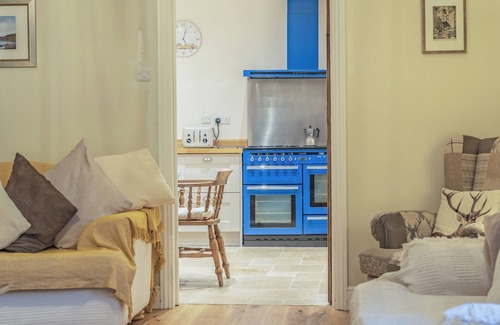 Pont-ar-gothi Cottage | 4 bedroom accommodation in Llanllawddog, near Brechfa