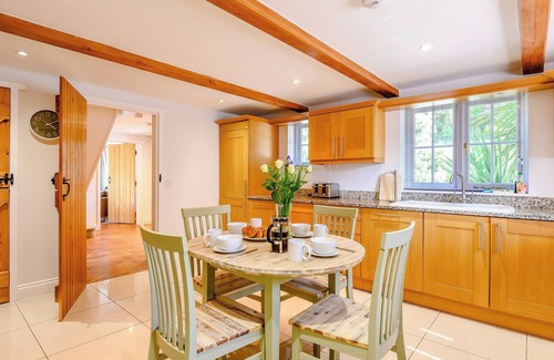 West Lulworth Cottage | 4 bedroom accommodation in West Lulworth