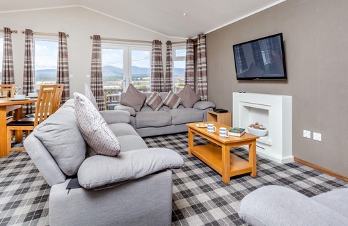 Banchory Cabin | 4 bedroom accommodation in Castlewood