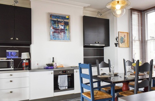 Dovercourt Cottage | 4 bedroom accommodation in Harwich