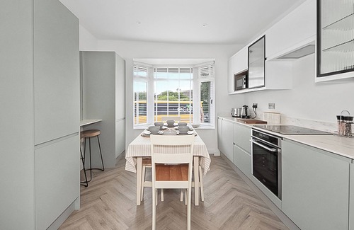 Paignton Cottage | 4 bedroom accommodation in Preston