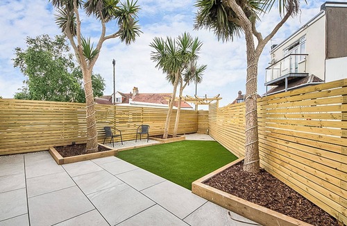 Paignton Cottage | 4 bedroom accommodation in Preston